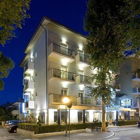 Hotel Adigrat Ричоне Екстериор снимка