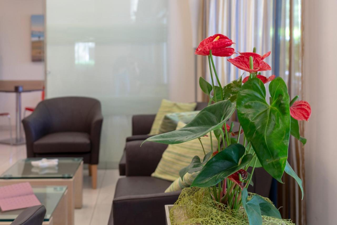 Hotel Adigrat Ричоне Екстериор снимка