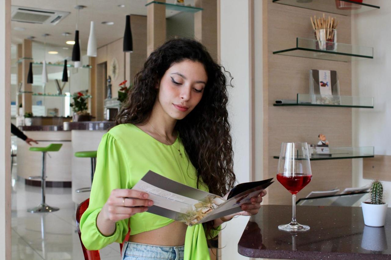 Hotel Adigrat Ричоне Екстериор снимка