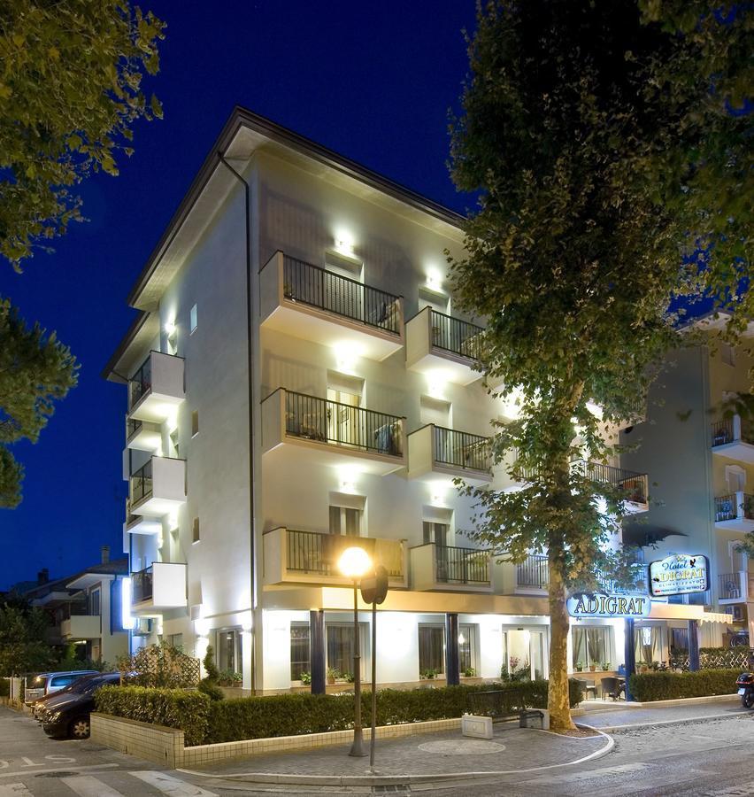 Hotel Adigrat Ричоне Екстериор снимка