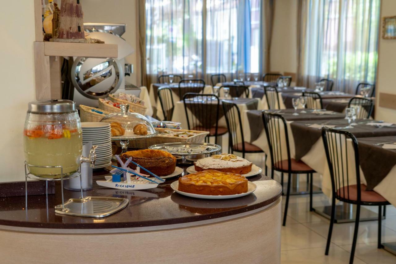 Hotel Adigrat Ричоне Екстериор снимка